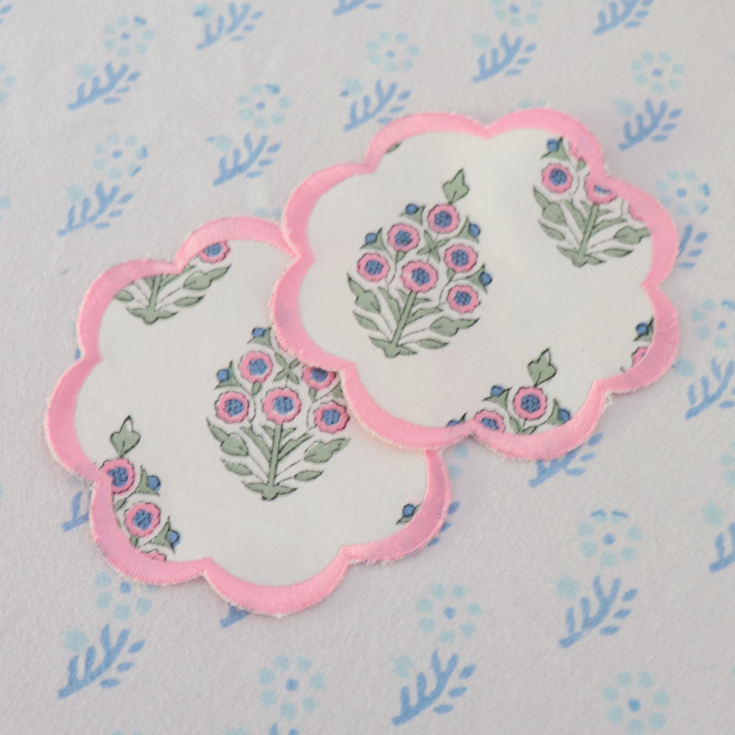 Scalloped edge coaster