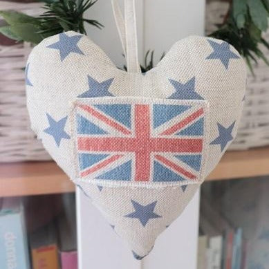 Union Jack hanging Heart | prettyhomestyle.