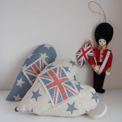 Union Jack hanging Heart | prettyhomestyle.