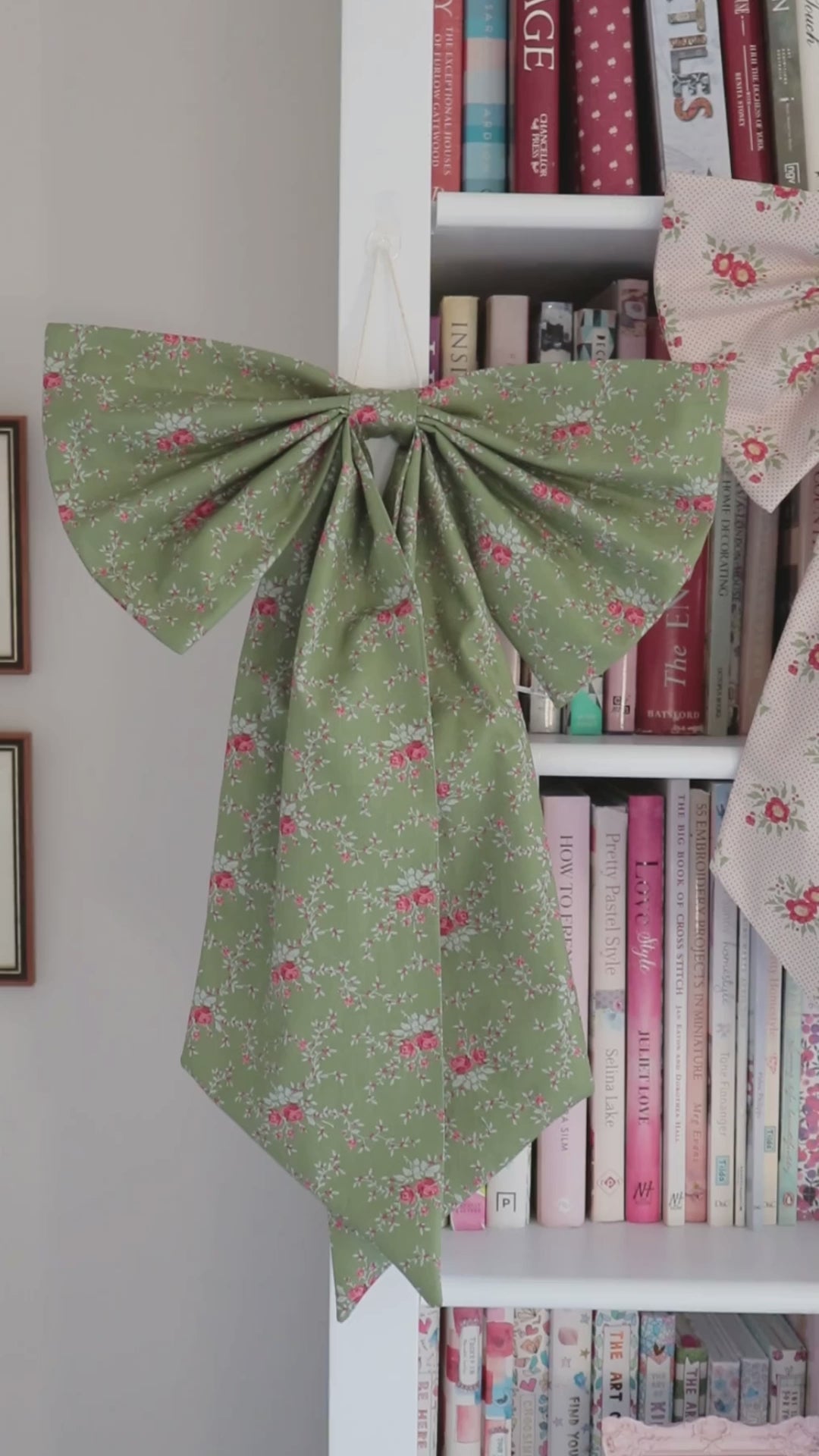 Noel Green Christmas House Bow
