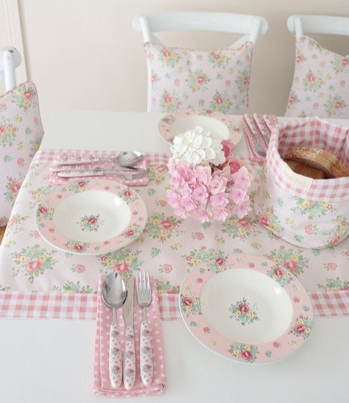 Ditsy Table Setting Ditsy Floral Table Runner | Cottage Core Table Linen – prettyhomestyle